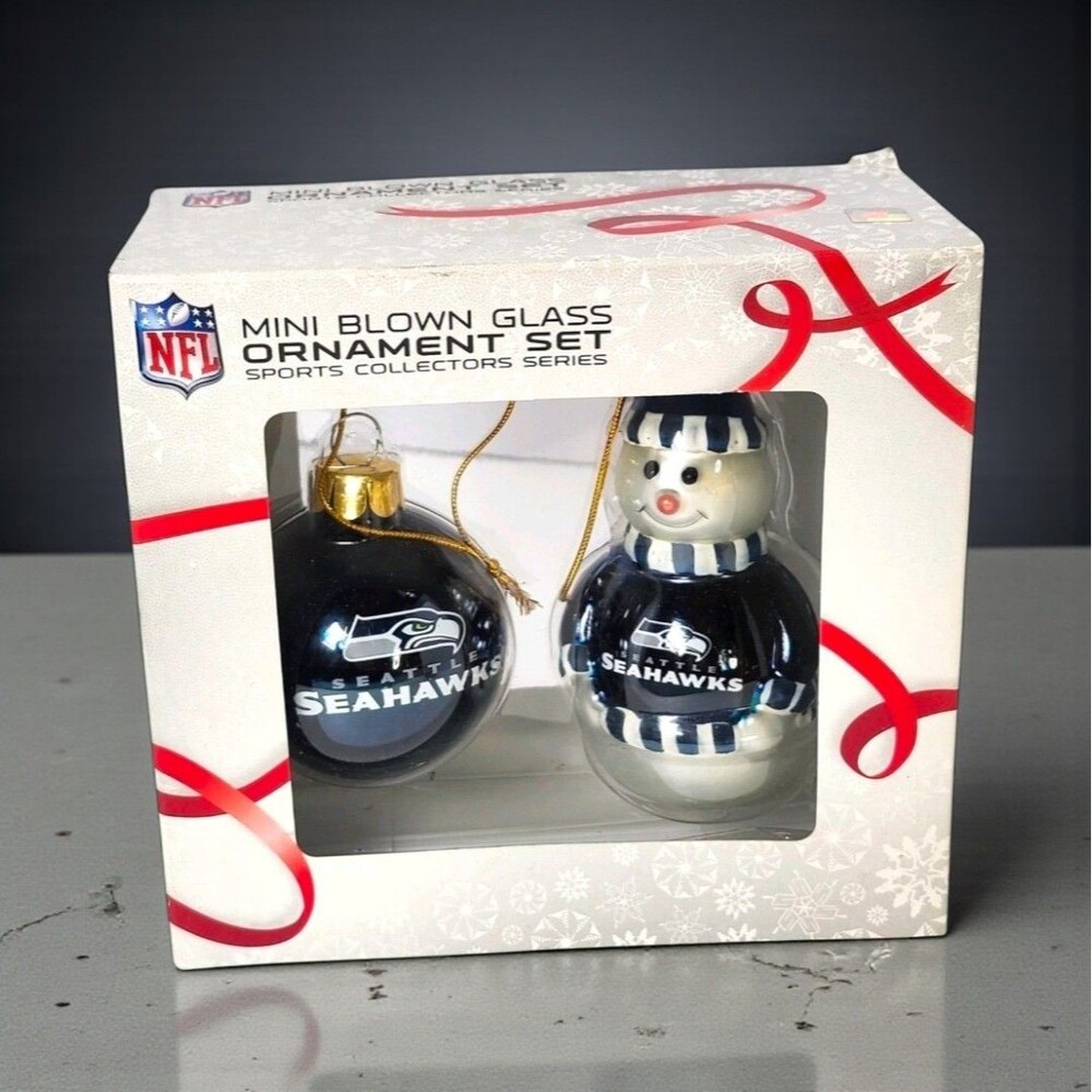 Seattle Seahawks Super Bowl Champs NFL Glass Ornament Set Snowman Ball NIB Boxed